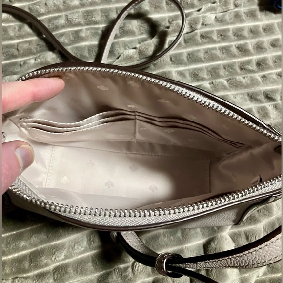 EUC Kate Spade Gray Pebbled Leather Crossbody Bag Purse - Picture 3 of 8
